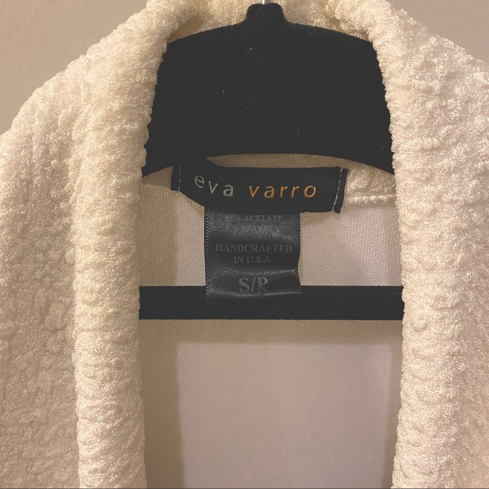 Eva Varro Barcelona jacket in white - Picture 7 of 8
